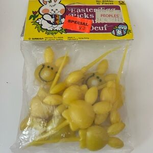 4/$50 Easter Bunny Picks with Egg Design CANDLES 1970